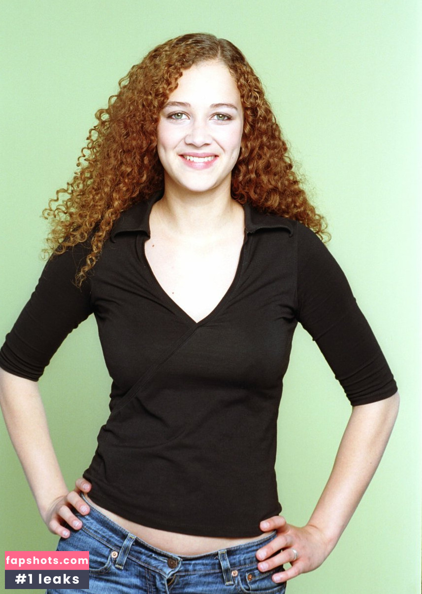 Oona-Devi Liebich gallery photo #10