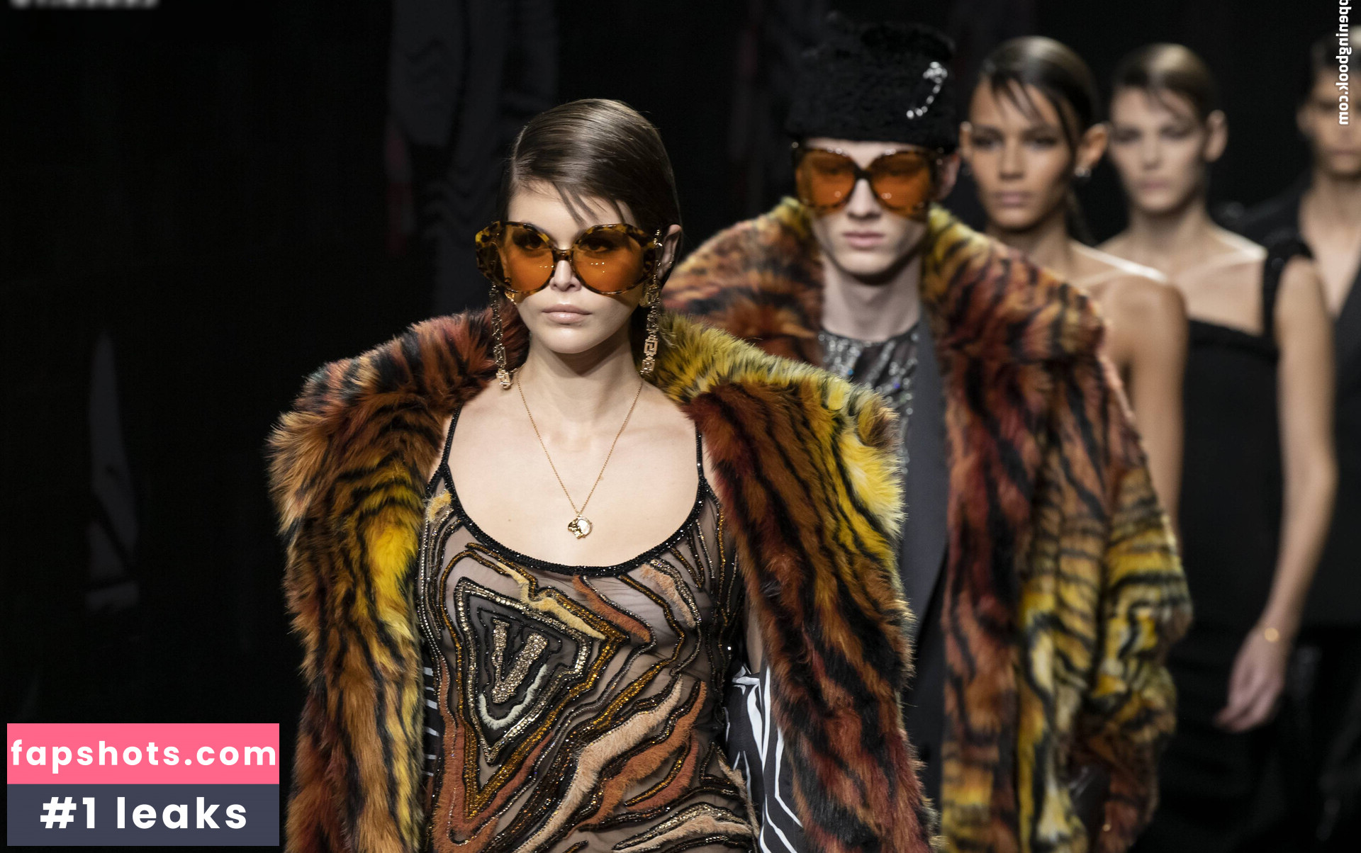 OOPS!!! International gallery photo #1118