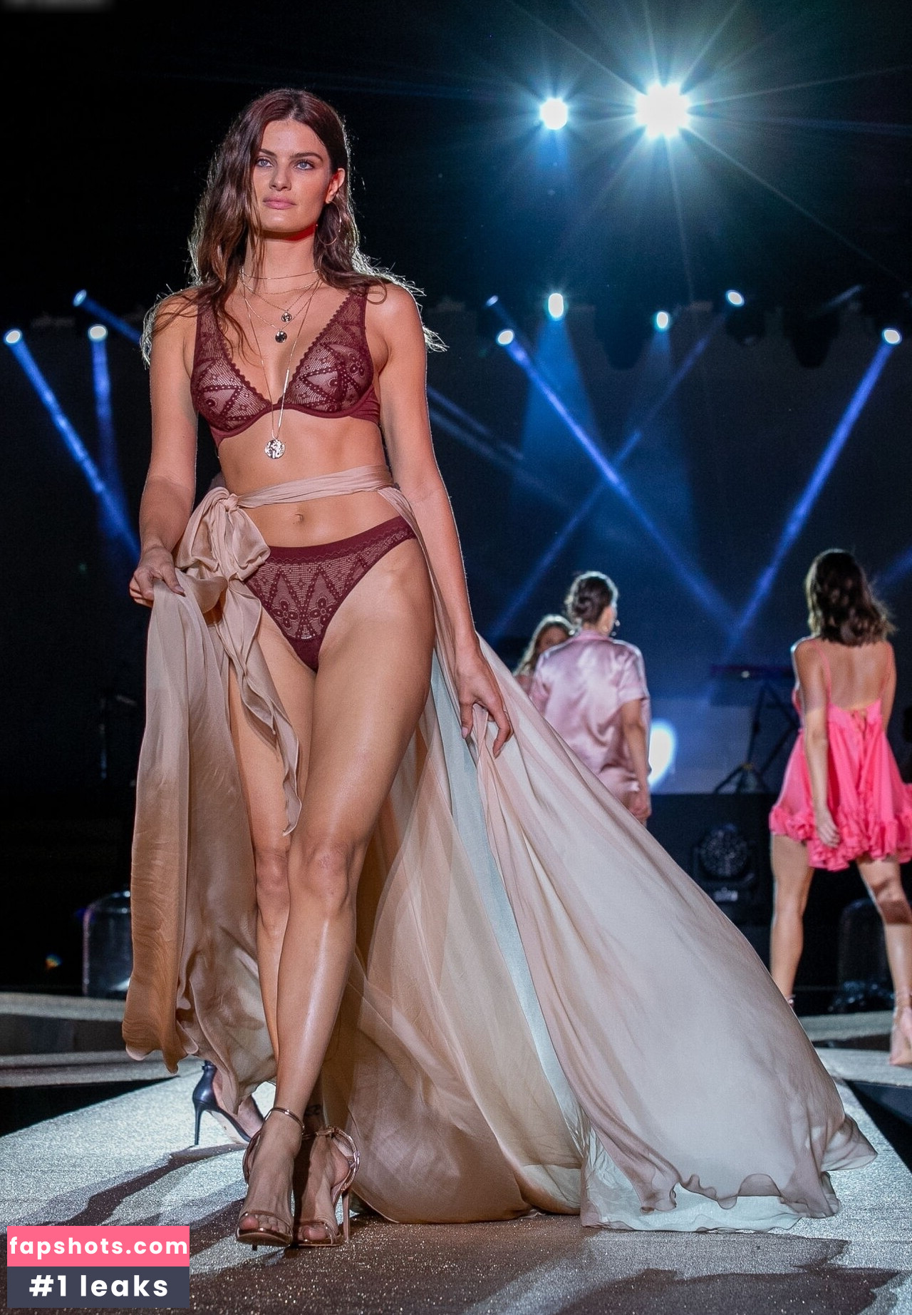 OOPS!!! International gallery photo #1232