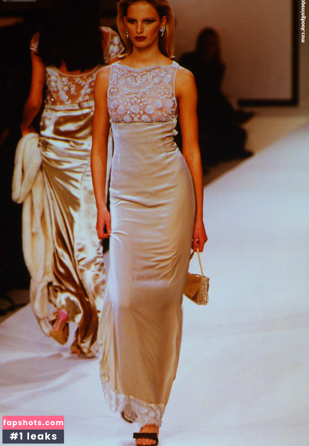 OOPS!!! International gallery photo #1526