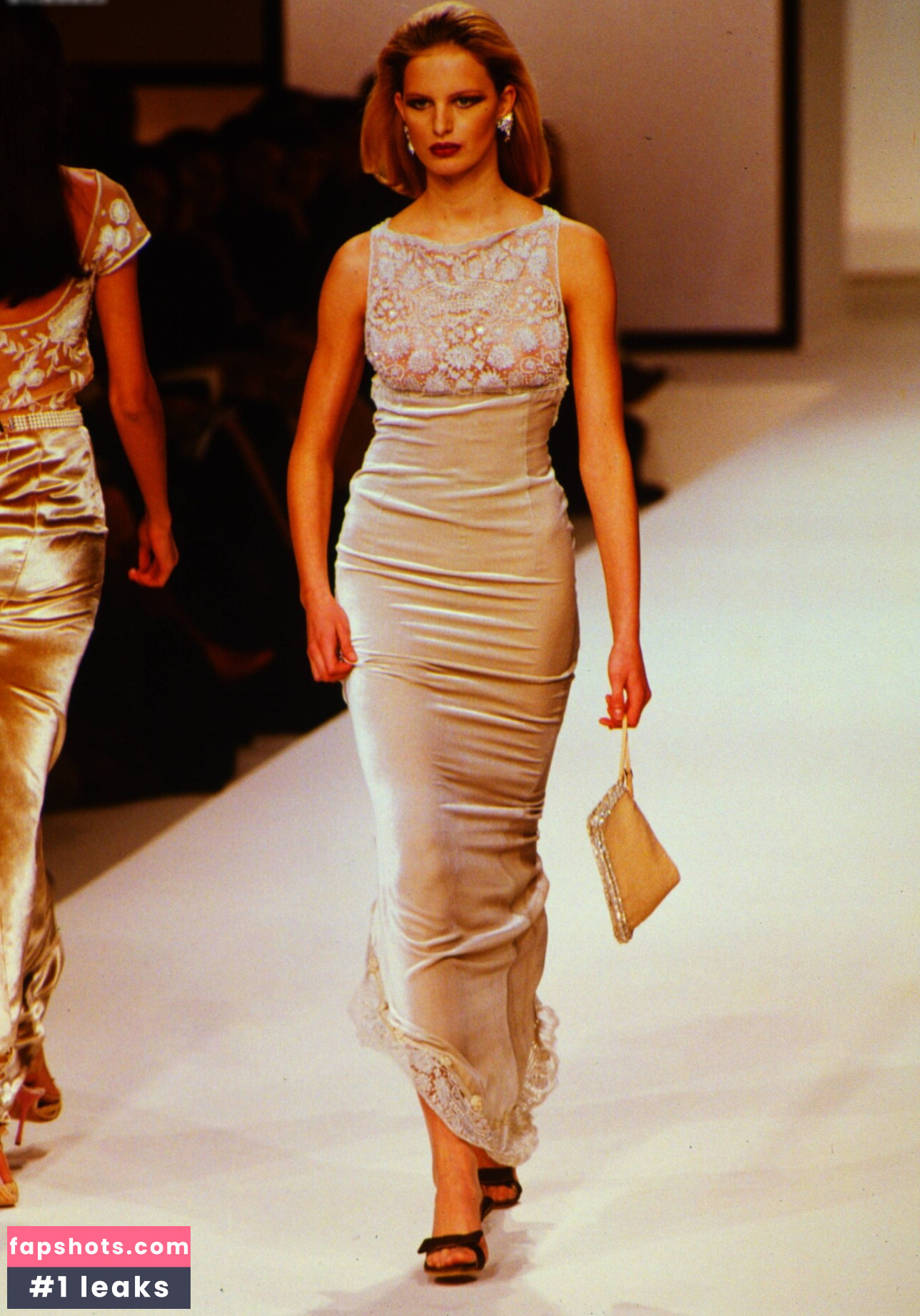 OOPS!!! International gallery photo #1528