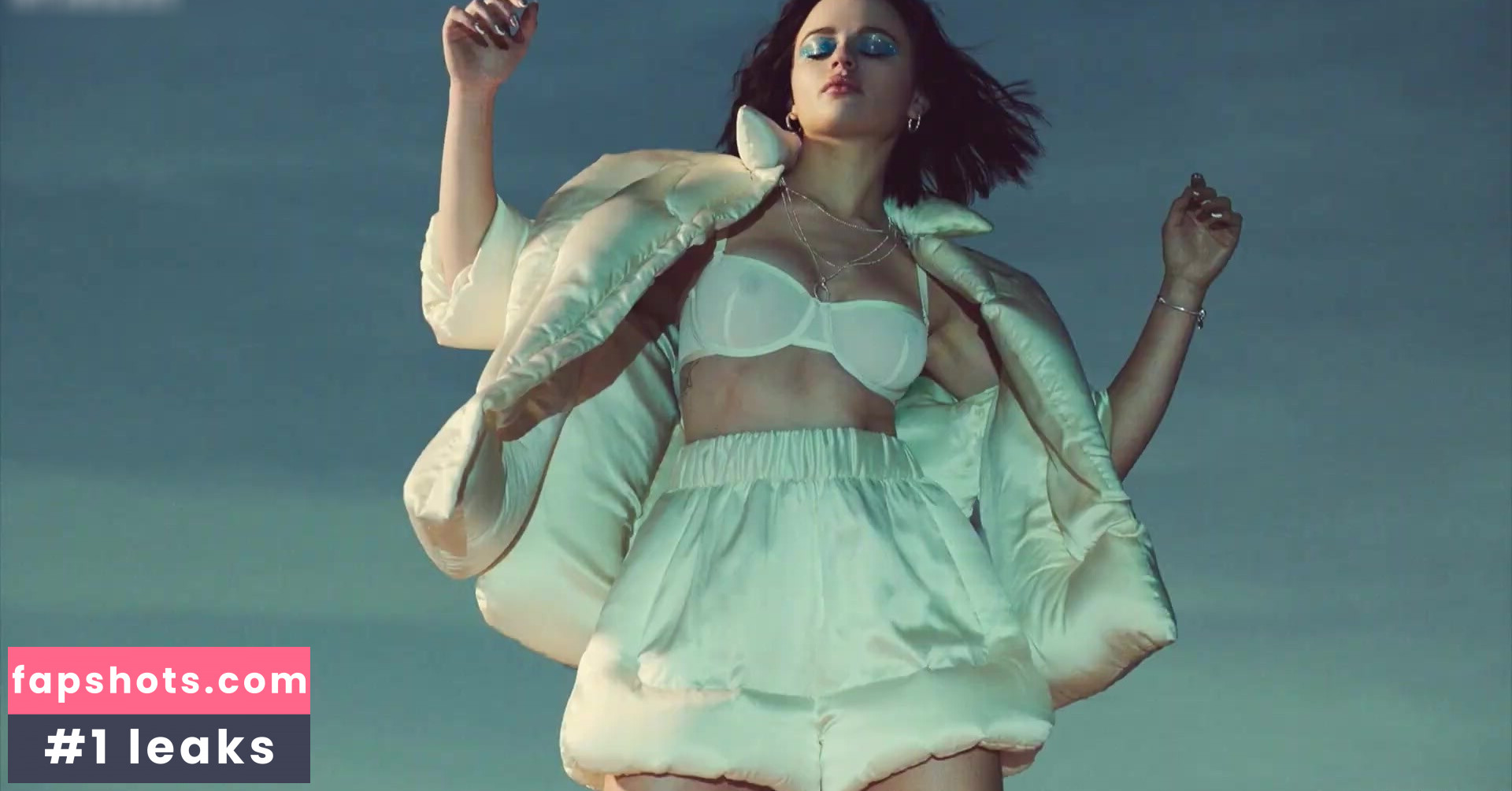 OOPS!!! International gallery photo #1564