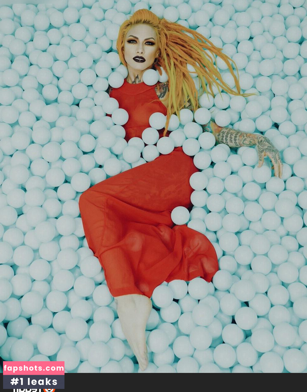 OOPS!!! International gallery photo #1666