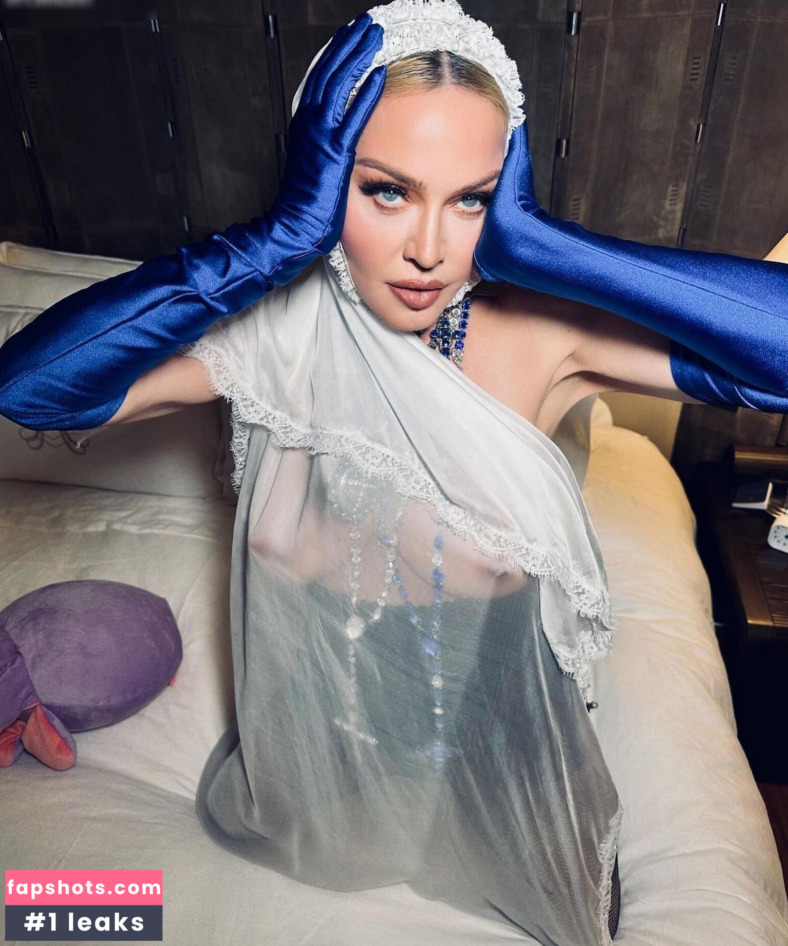 OOPS!!! International gallery photo #1822