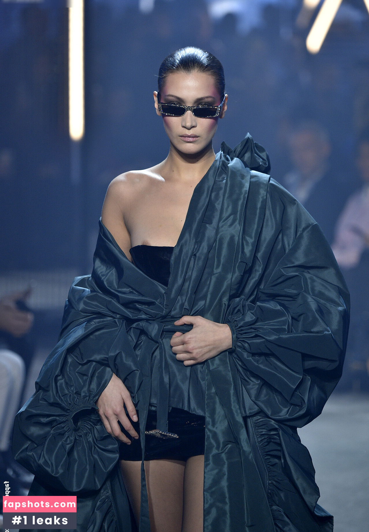 OOPS!!! International gallery photo #270