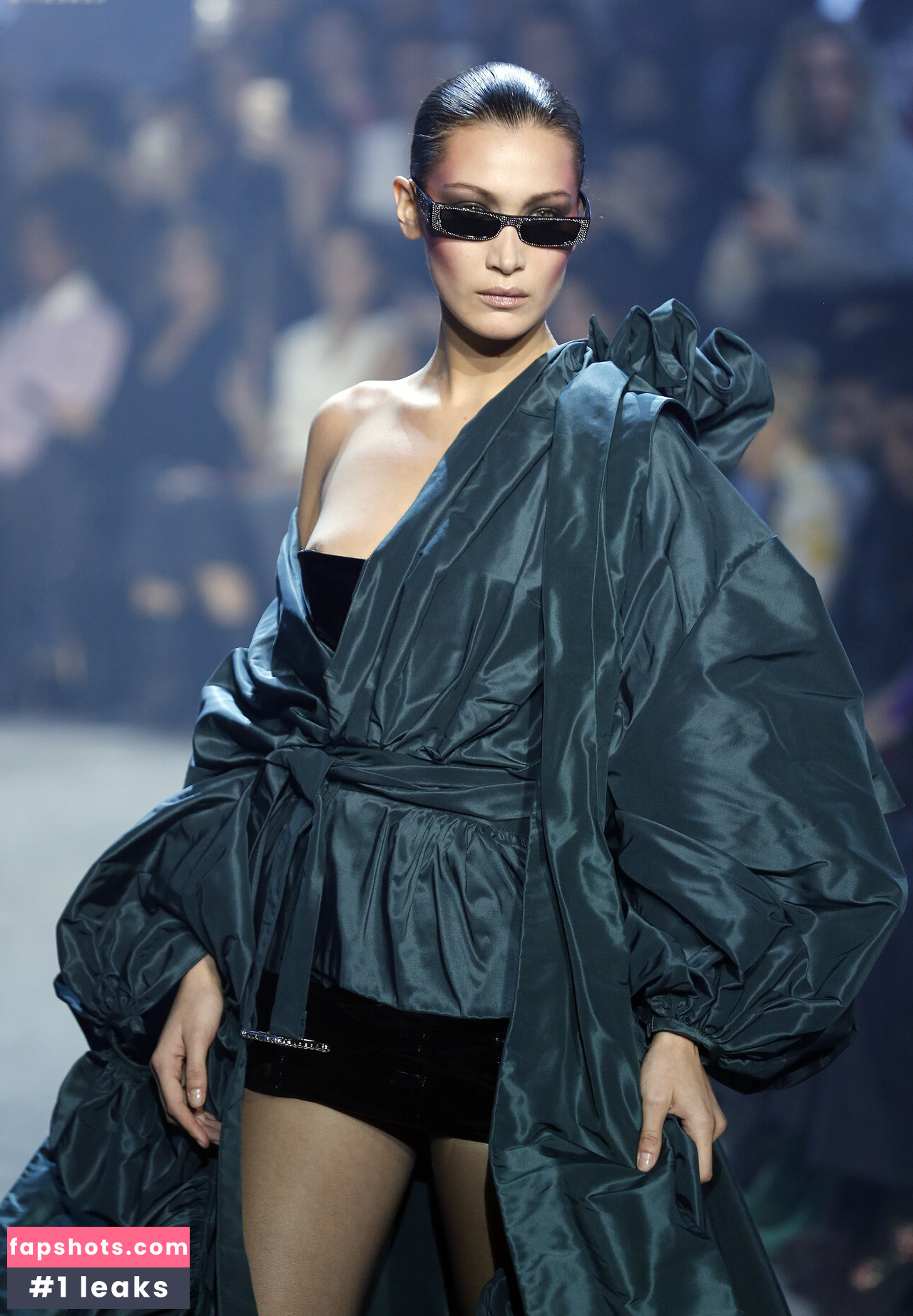 OOPS!!! International gallery photo #273