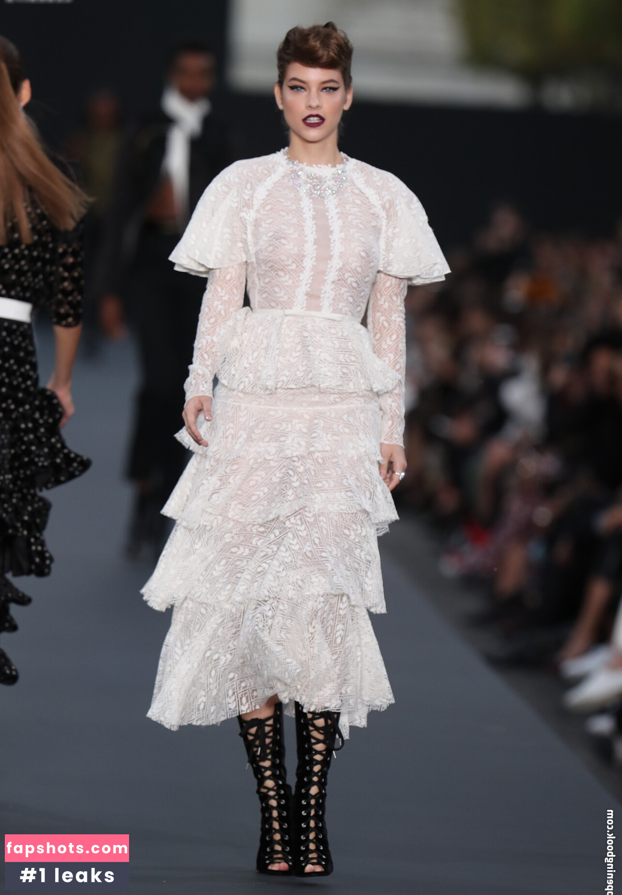 OOPS!!! International gallery photo #391