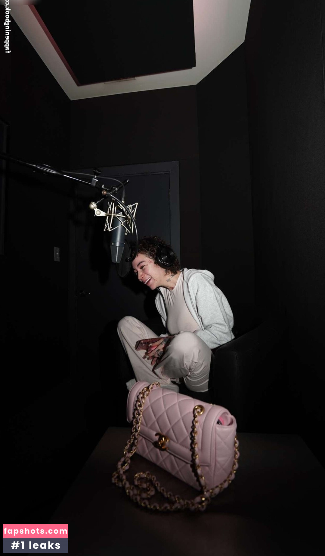 OOPS!!! International gallery photo #416