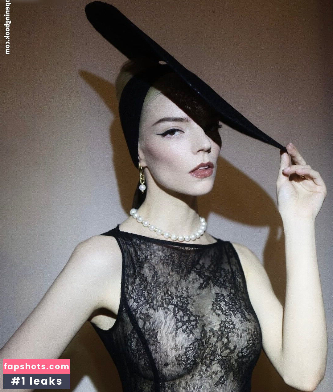 OOPS!!! International gallery photo #739