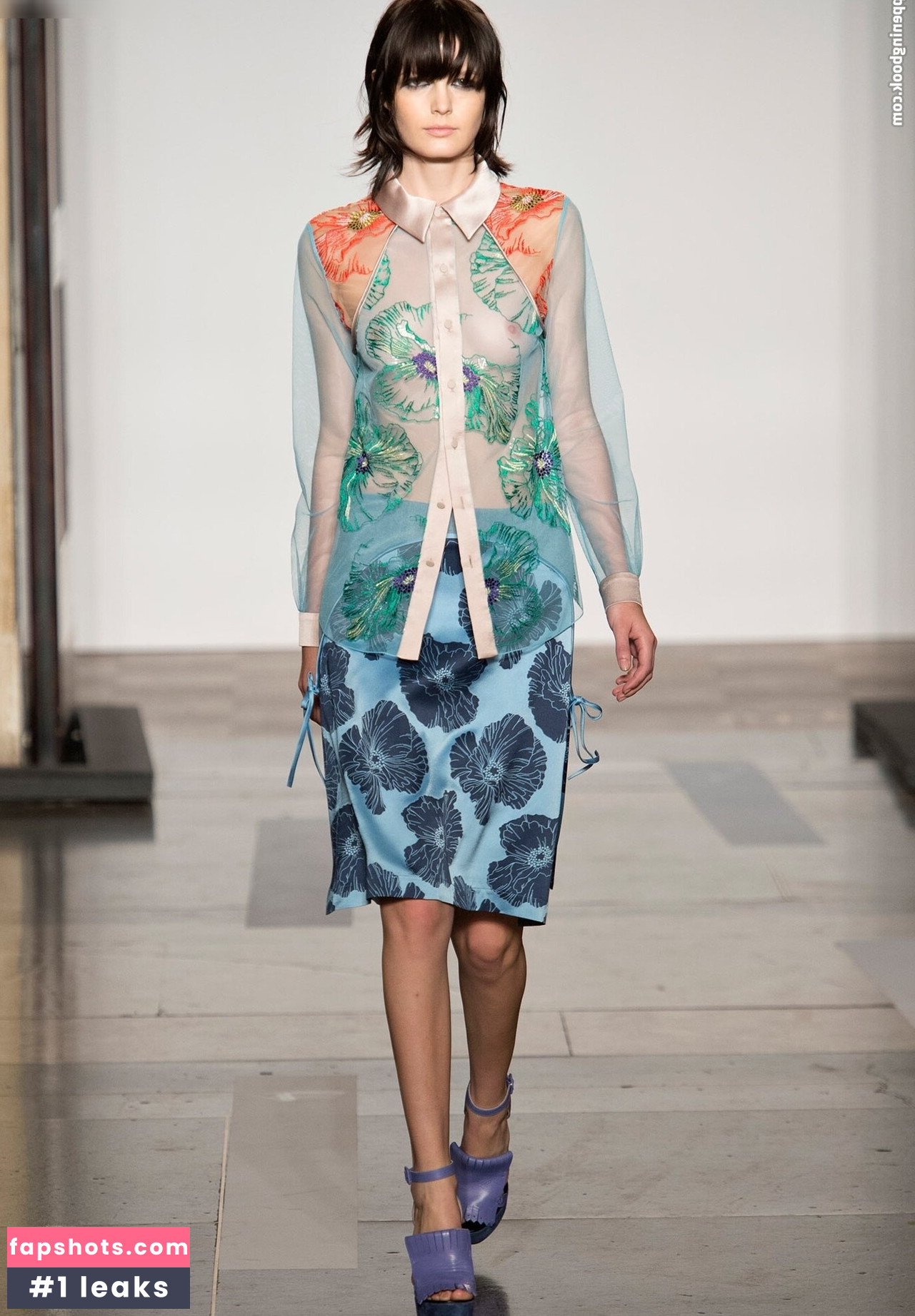 OOPS!!! International gallery photo #799