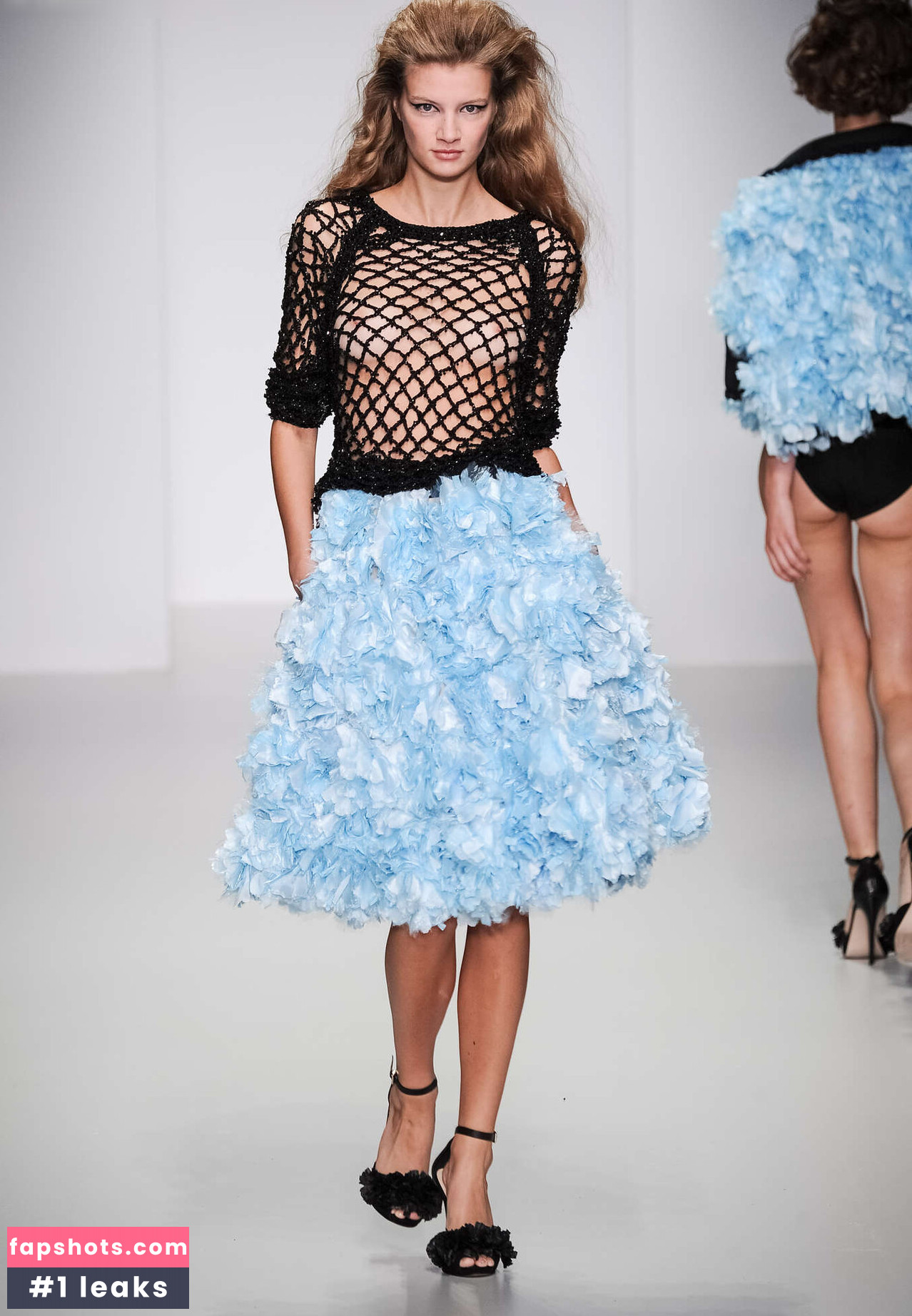 OOPS!!! International gallery photo #822