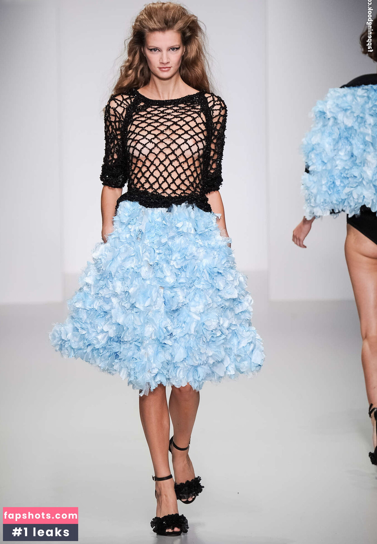 OOPS!!! International gallery photo #823