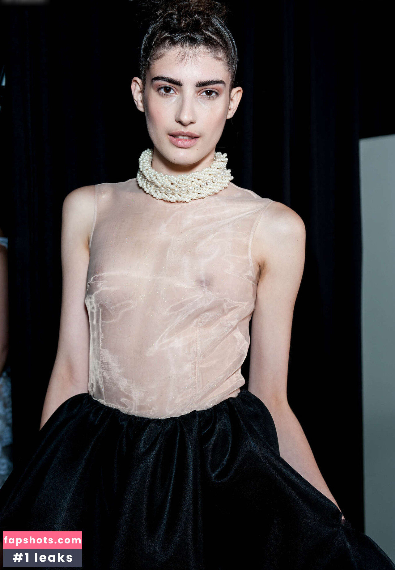 OOPS!!! International gallery photo #839