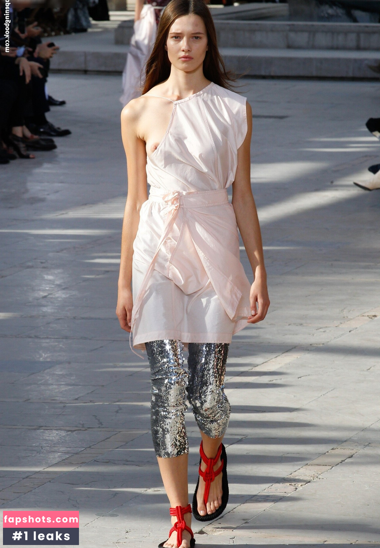 OOPS!!! International gallery photo #856