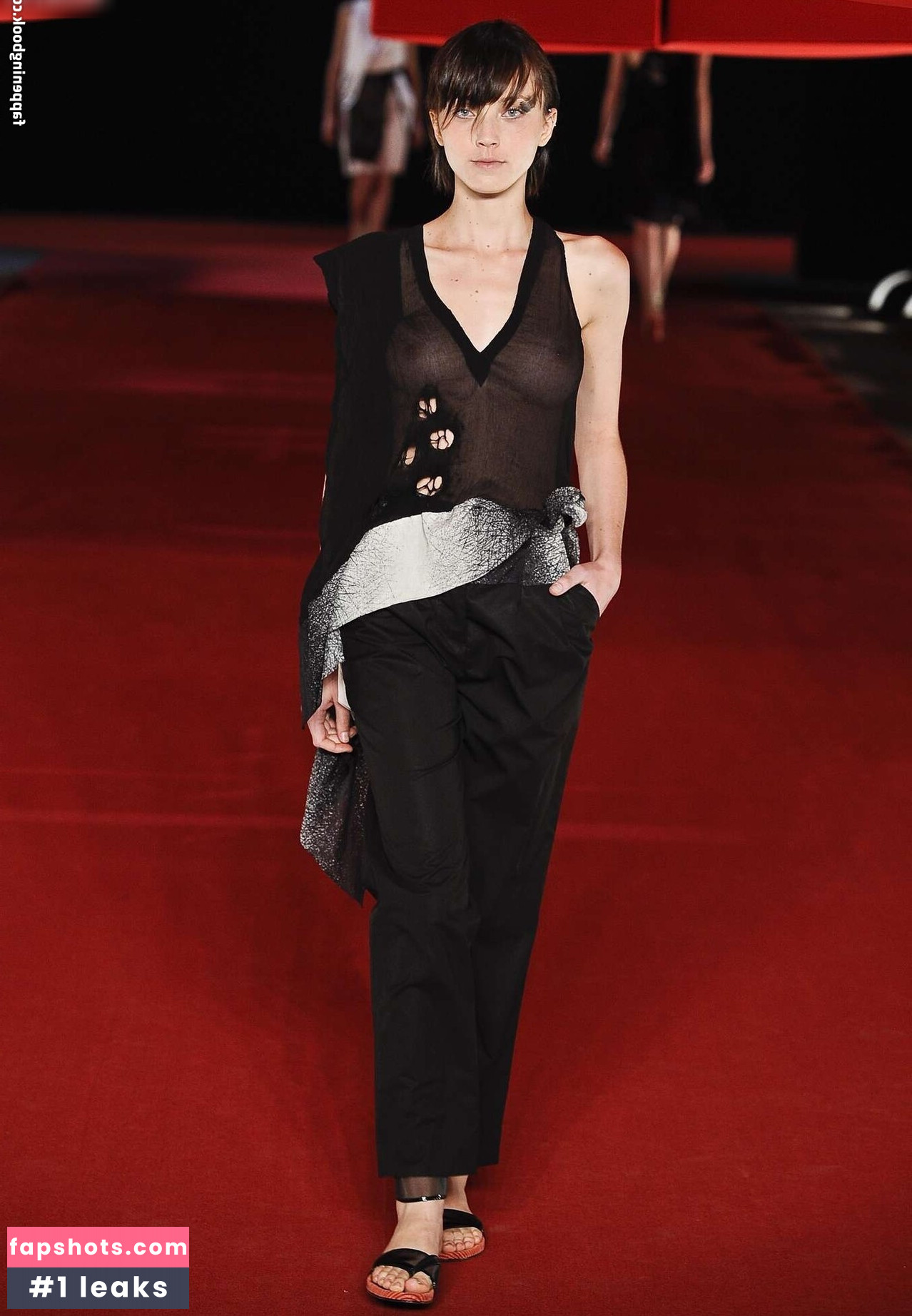 OOPS!!! International gallery photo #860