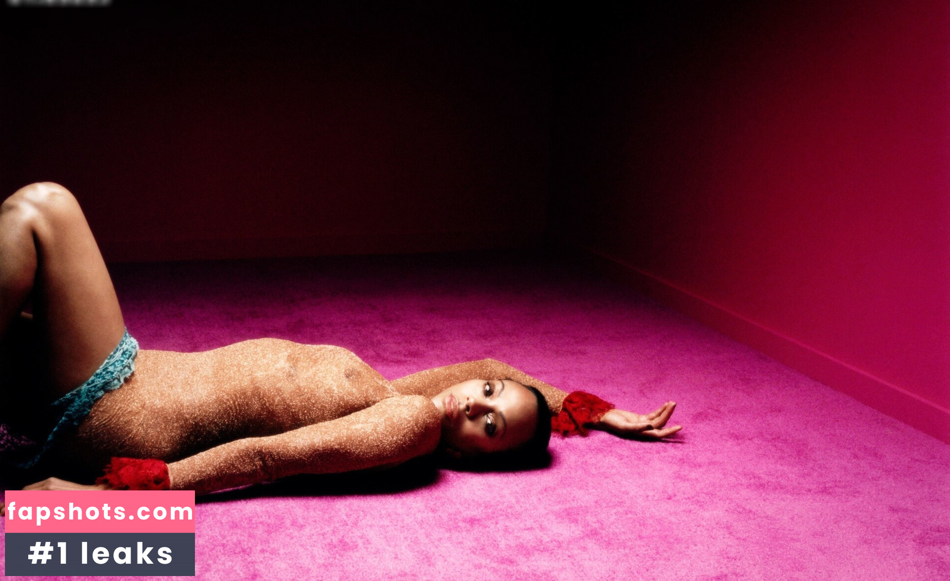 OOPS!!! International gallery photo #893