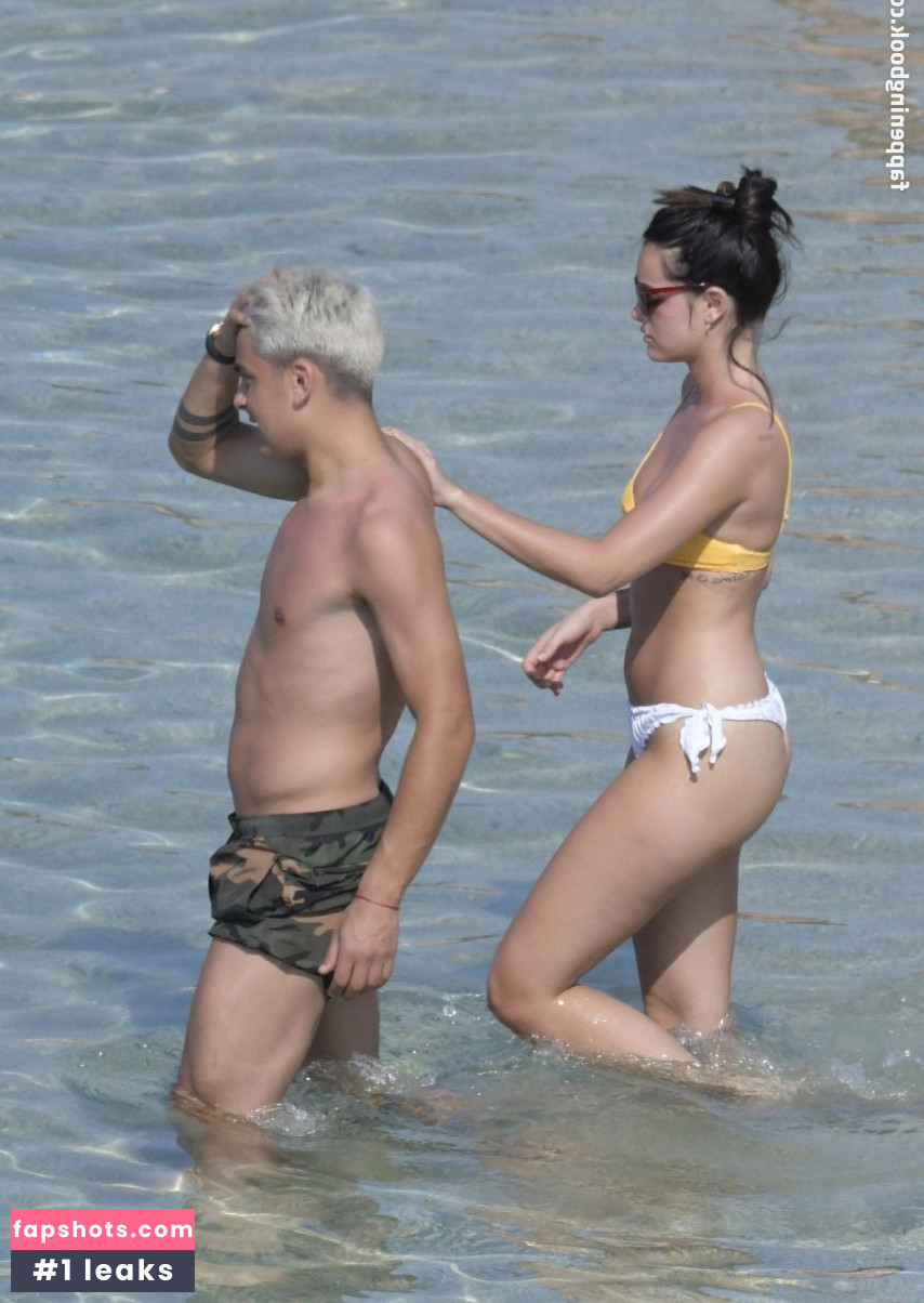 Oriana Sabatini gallery photo #23