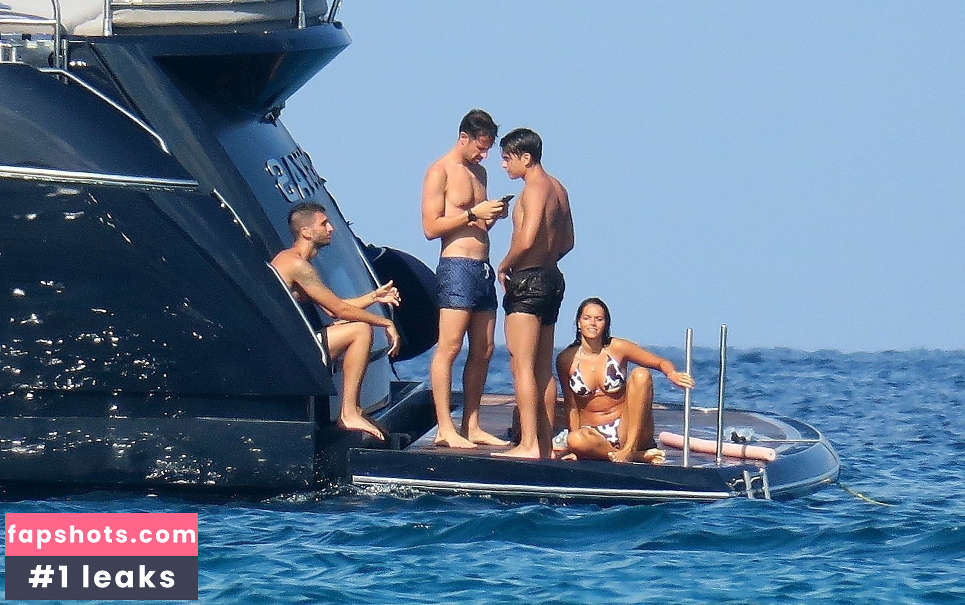 Oriana Sabatini gallery photo #10