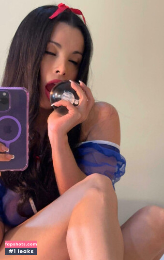 Orianawillss gallery photo #6