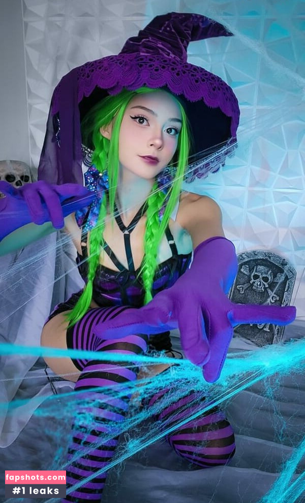 Otaku Jennii gallery photo #7