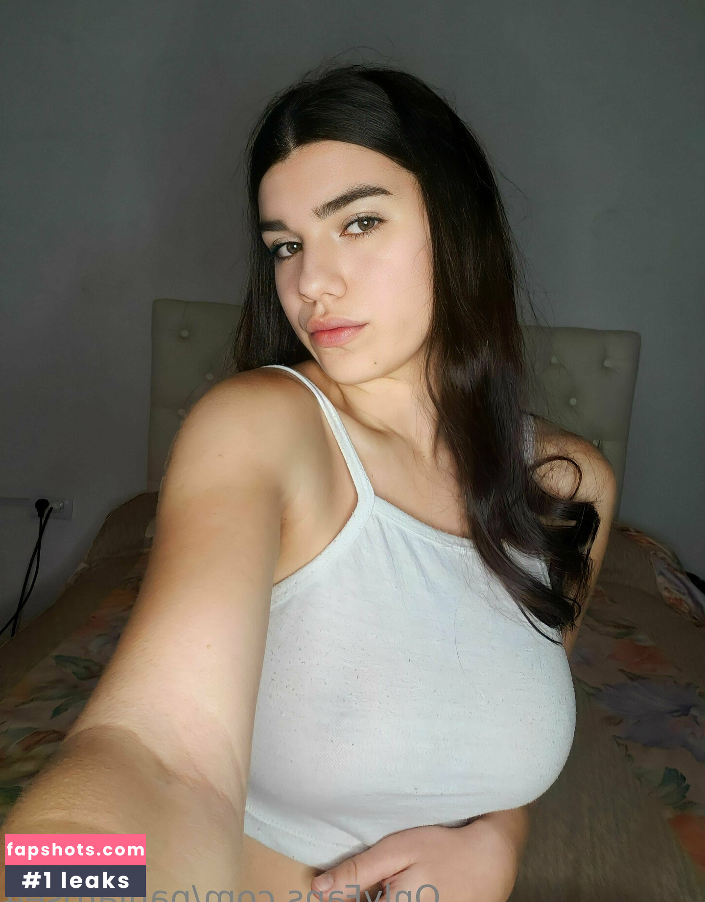 Outrageouscheeka gallery photo #11