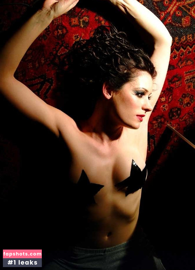 Paget Brewster gallery photo #48