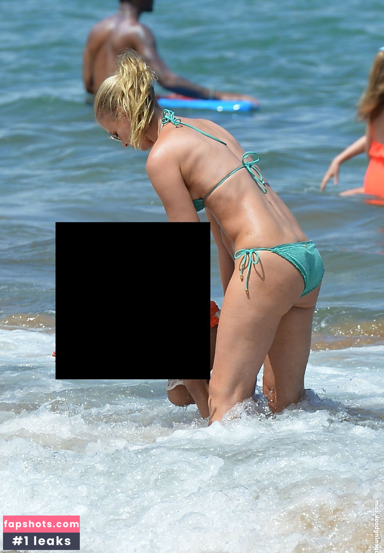 Paige Butcher gallery photo #14