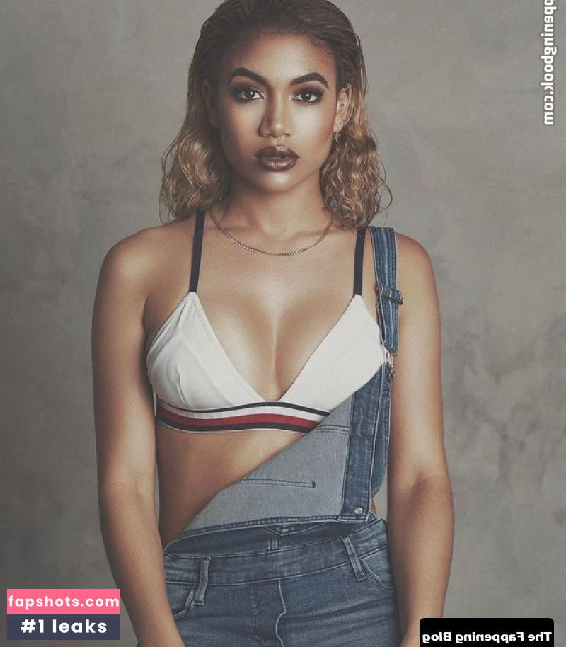 Paige Hurd gallery photo #36