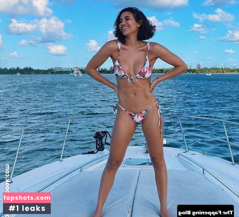 Paige Hurd gallery photo #44