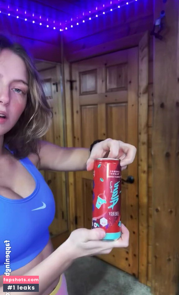 Paige Linneman gallery photo #4