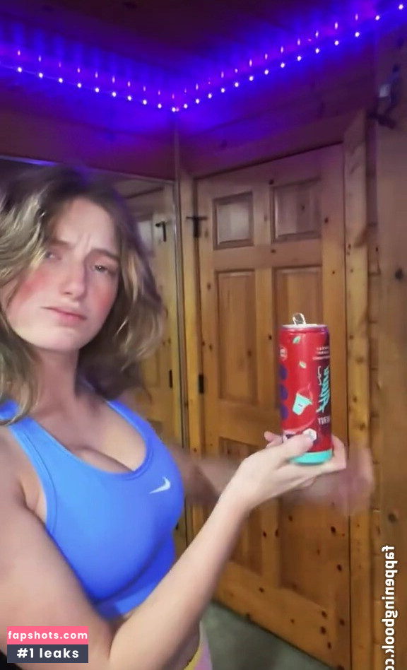 Paige Linneman gallery photo #6