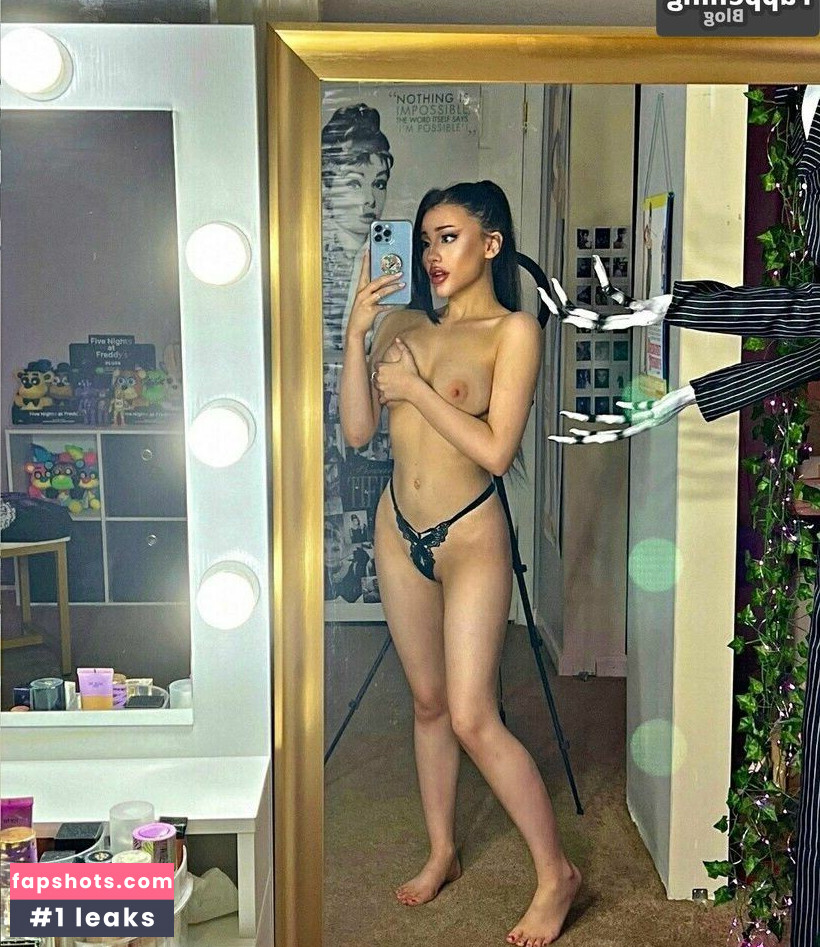 Paige Niemann gallery photo #30