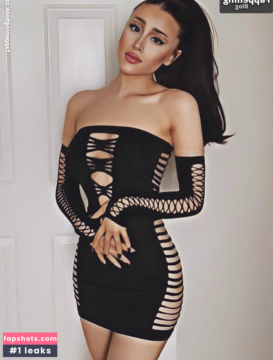 Paige Niemann gallery photo #36