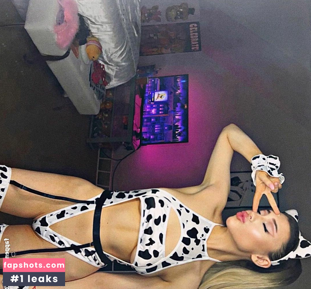 Paige Niemann gallery photo #60