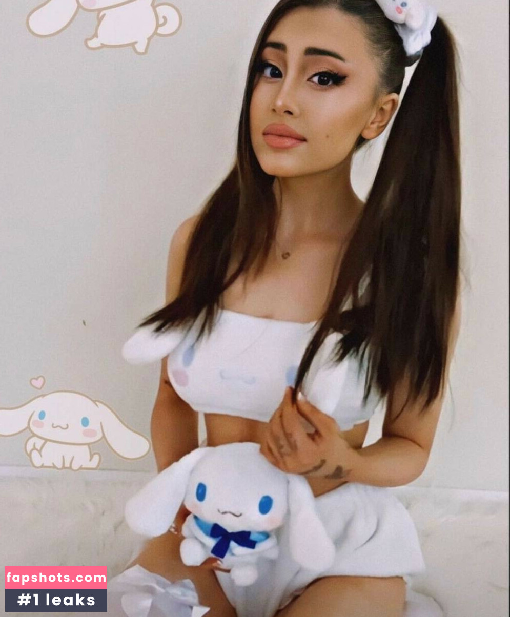 Paige Niemann gallery photo #77