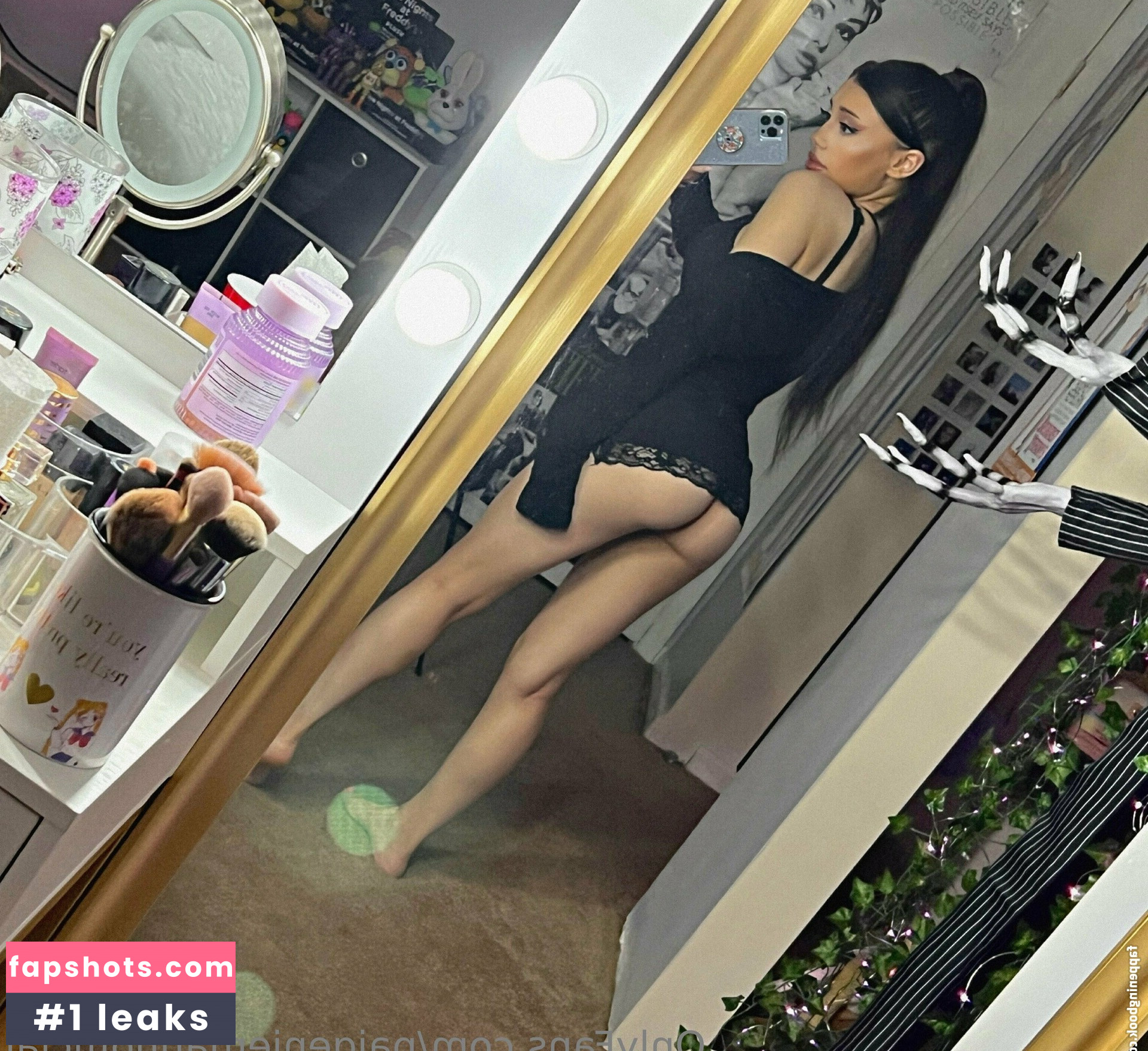 Paige Niemann gallery photo #92