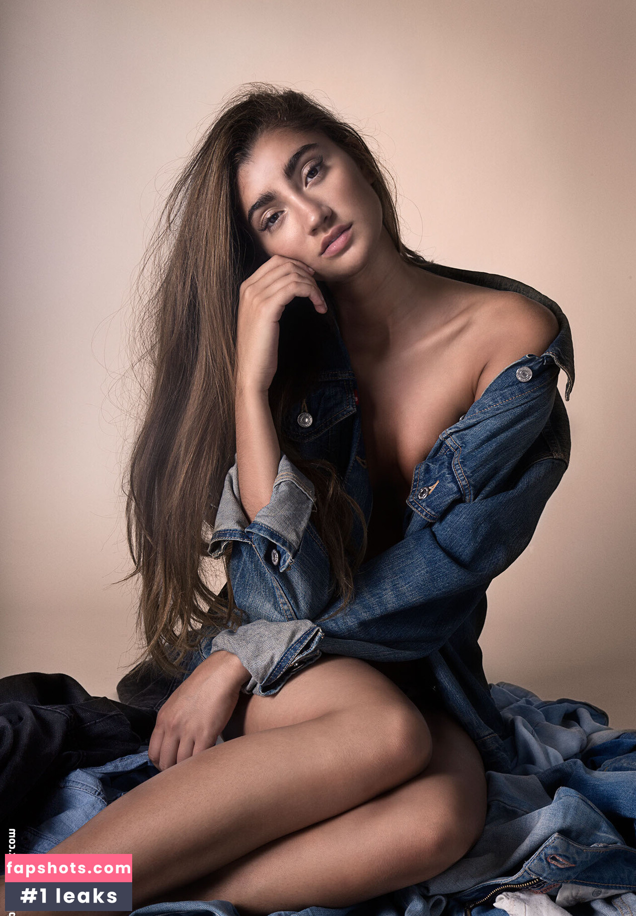 Paige Palmari nude babe gallery