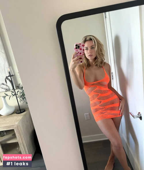 Paige Spiranac gallery photo #602