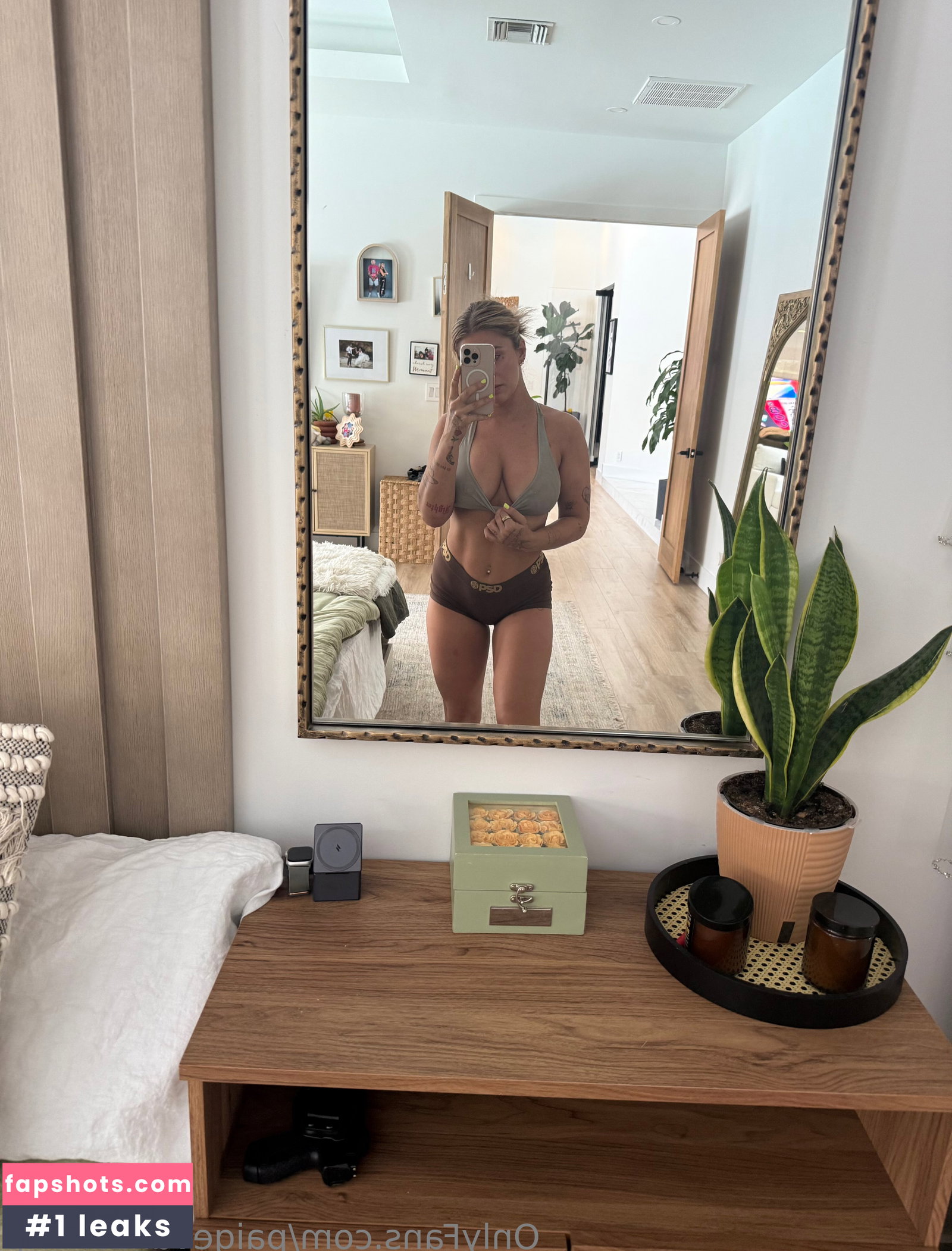 Paige VanZant gallery photo #257
