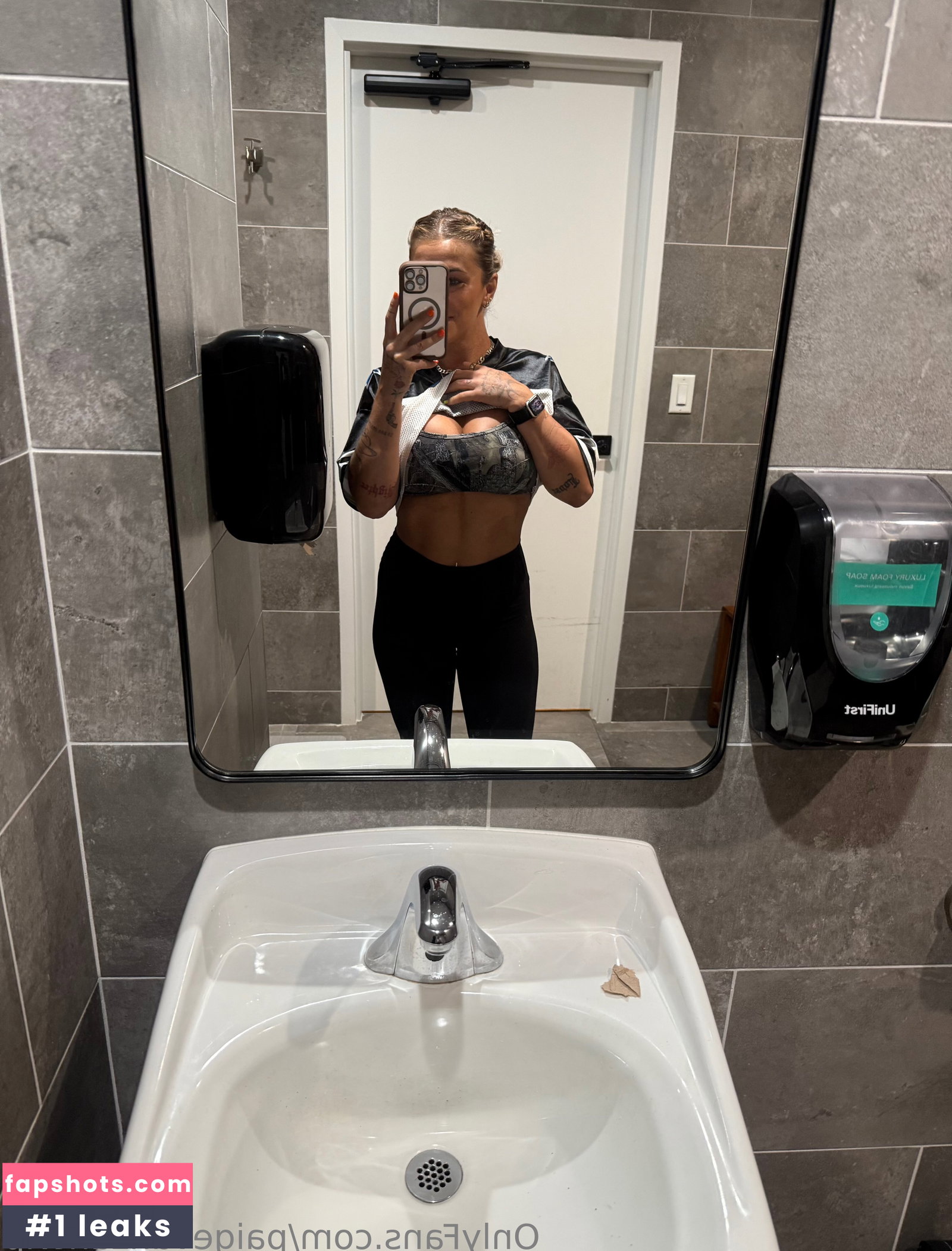 Paige VanZant gallery photo #279