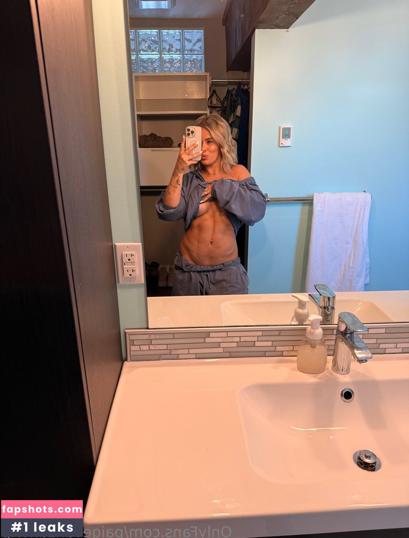 Paige VanZant gallery photo #573