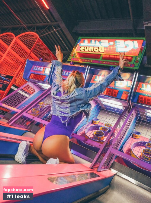 Paige Vanzant gallery photo #4664