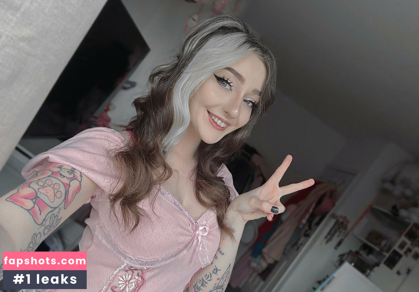 Pajerok nude babe gallery