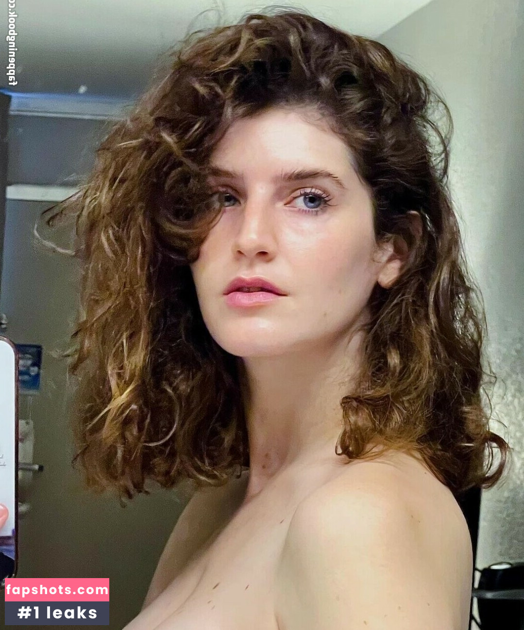 Pale Snow White gallery photo #10