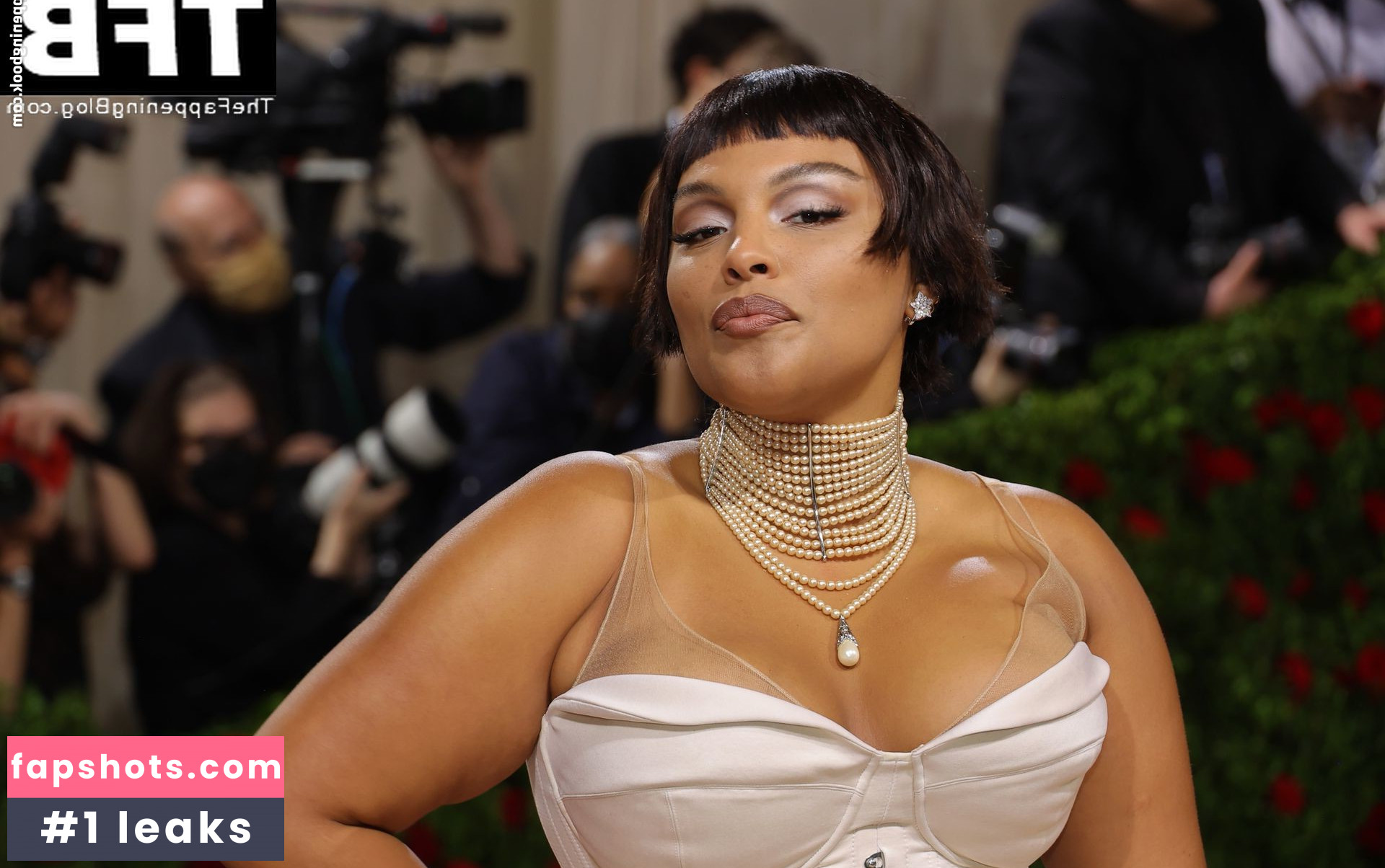 Paloma Elsesser gallery photo #12