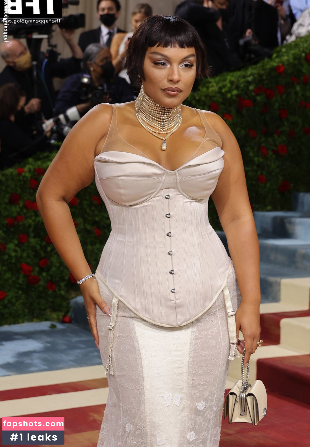 Paloma Elsesser gallery photo #15