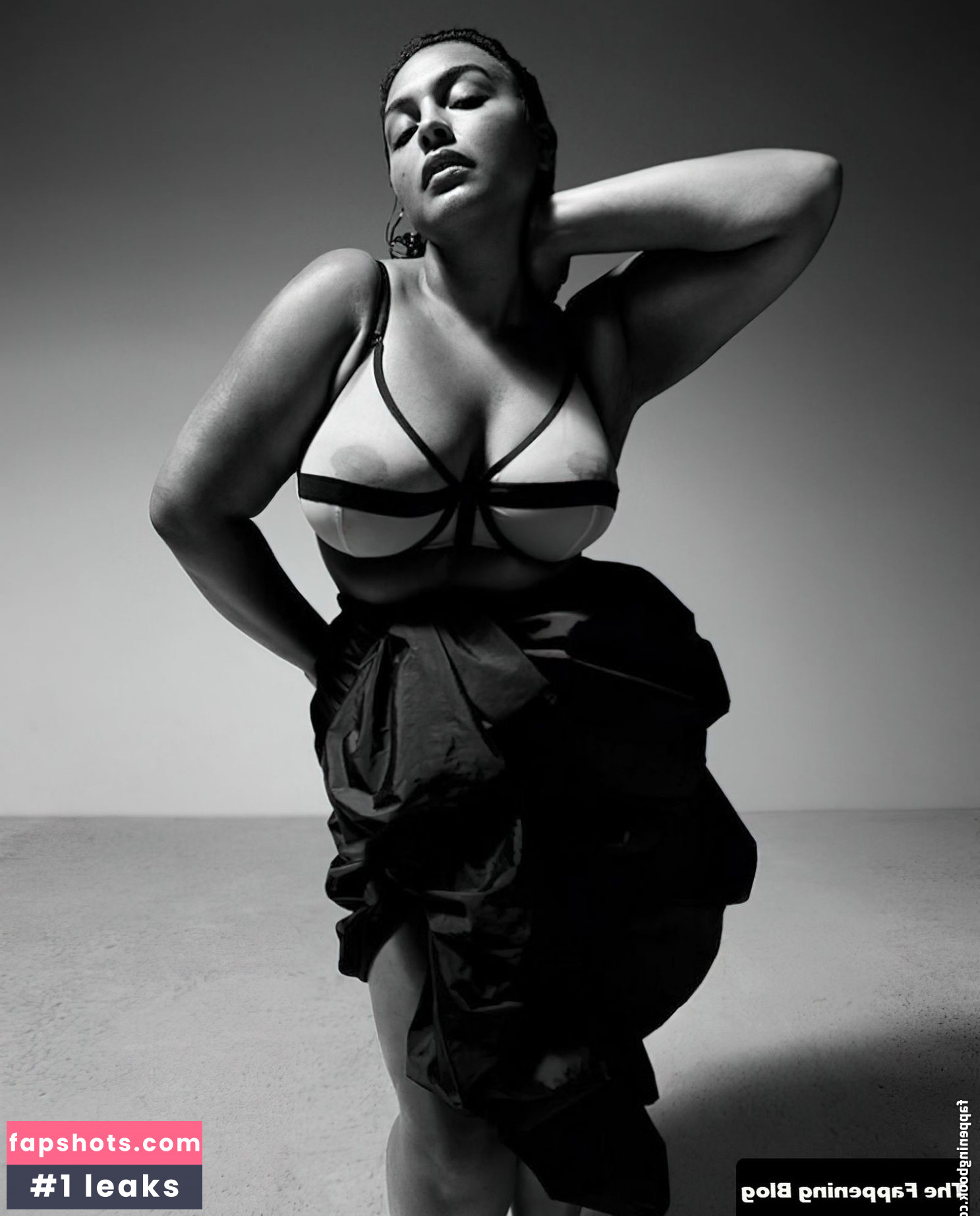 Paloma Elsesser gallery photo #24