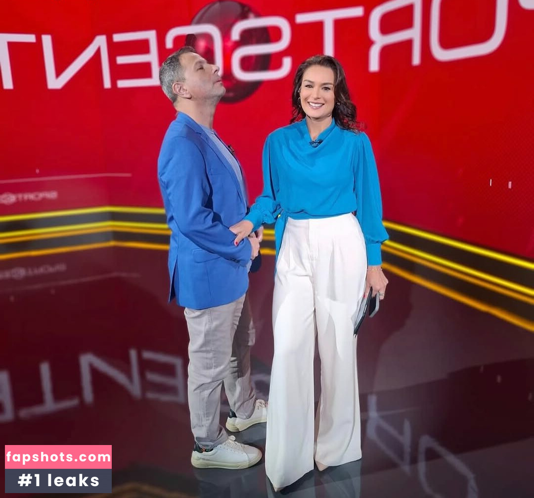 Paloma Tocci gallery photo #5