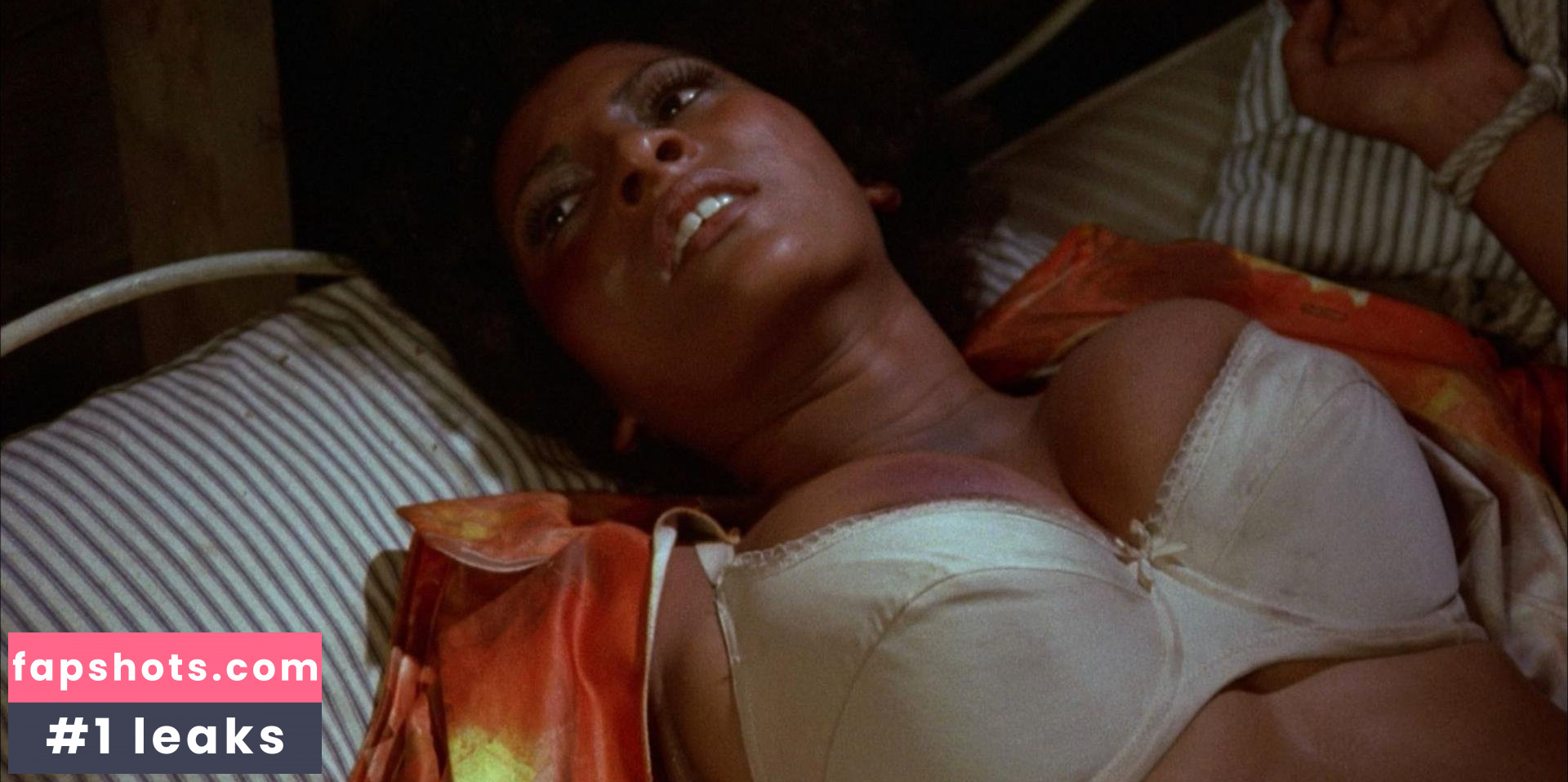 Pam Grier gallery photo #115