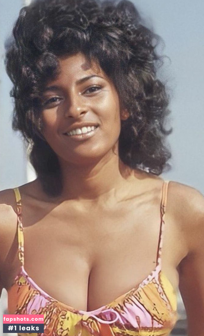 Pam Grier gallery photo #17